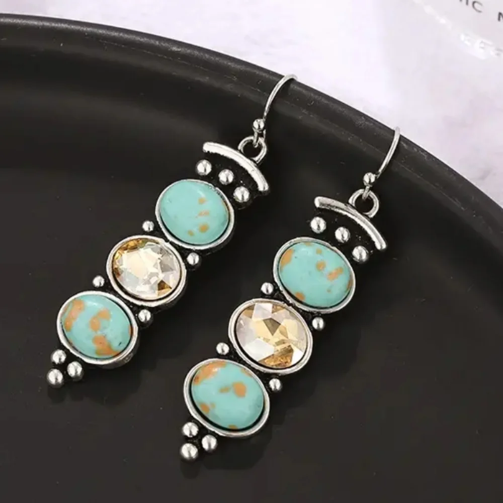 Creative designed earrings - Picture 1 of 1